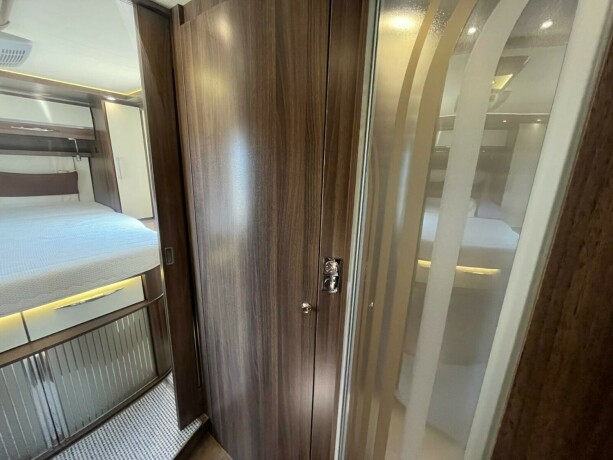 burstner-elegance-i890g-queensbed-senkeseng-hydrualiske-st216ttebein-alde-god-nyttelast-automatgir-diesel-2012-big-66