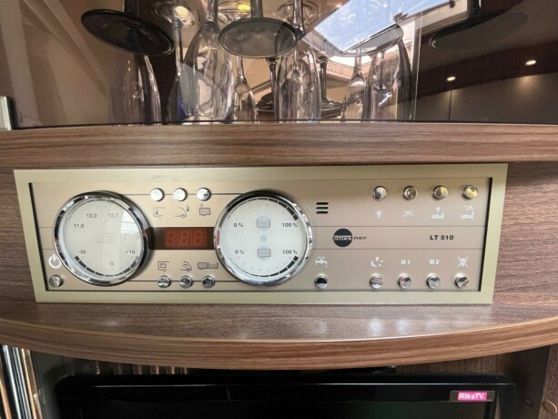 burstner-elegance-i890g-queensbed-senkeseng-hydrualiske-st216ttebein-alde-god-nyttelast-automatgir-diesel-2012-big-41