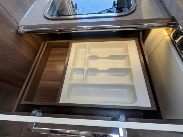 burstner-elegance-i890g-queensbed-senkeseng-hydrualiske-st216ttebein-alde-god-nyttelast-automatgir-diesel-2012-big-52