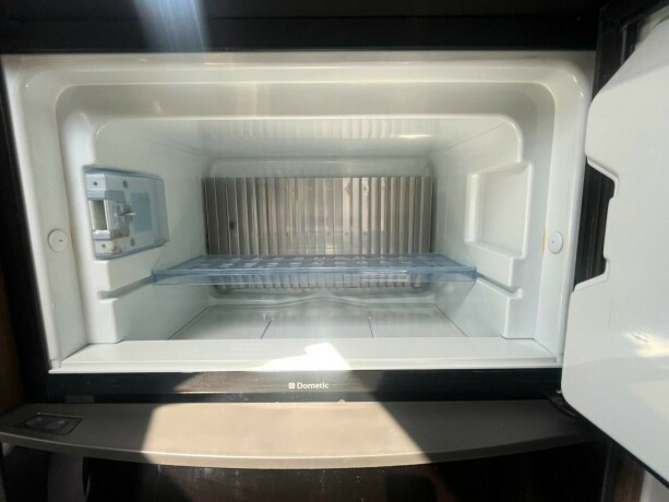 burstner-elegance-i890g-queensbed-senkeseng-hydrualiske-st216ttebein-alde-god-nyttelast-automatgir-diesel-2012-big-57
