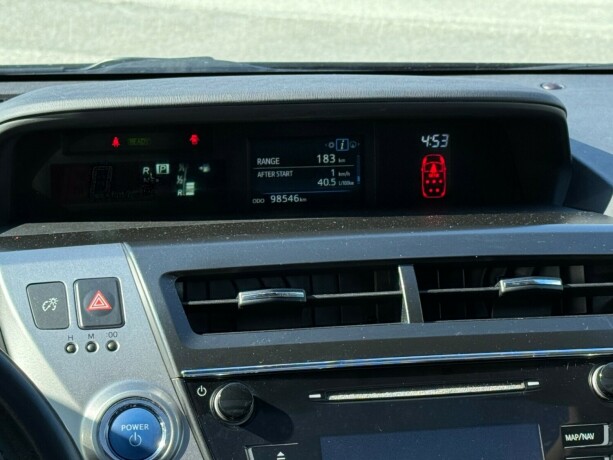toyota-prius-seven-elektrisitetbensin-2018-big-15