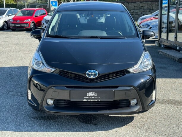 toyota-prius-seven-elektrisitetbensin-2018-big-1