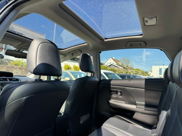 toyota-prius-seven-elektrisitetbensin-2018-big-16