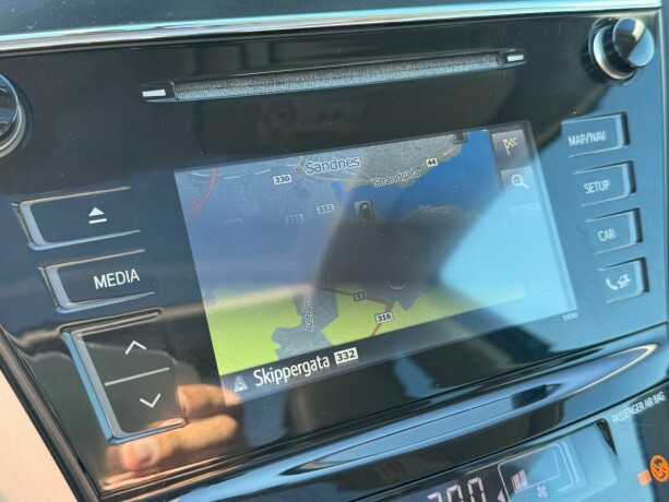 toyota-prius-seven-elektrisitetbensin-2018-big-9