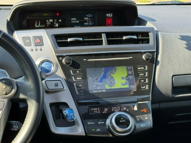 toyota-prius-seven-elektrisitetbensin-2018-big-8