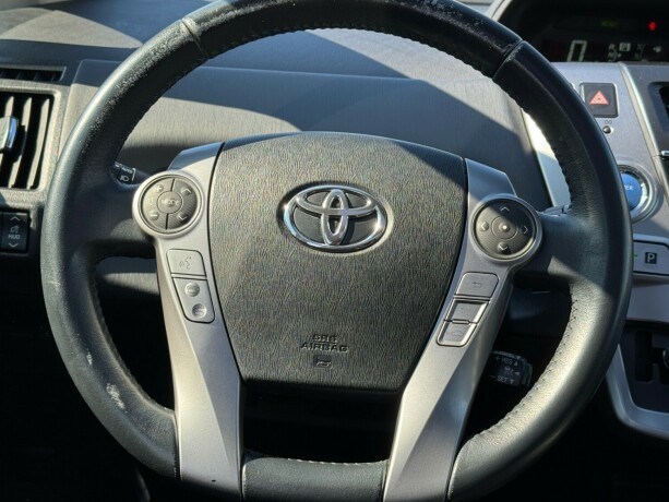 toyota-prius-seven-elektrisitetbensin-2018-big-12