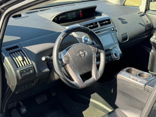 toyota-prius-seven-elektrisitetbensin-2018-big-6