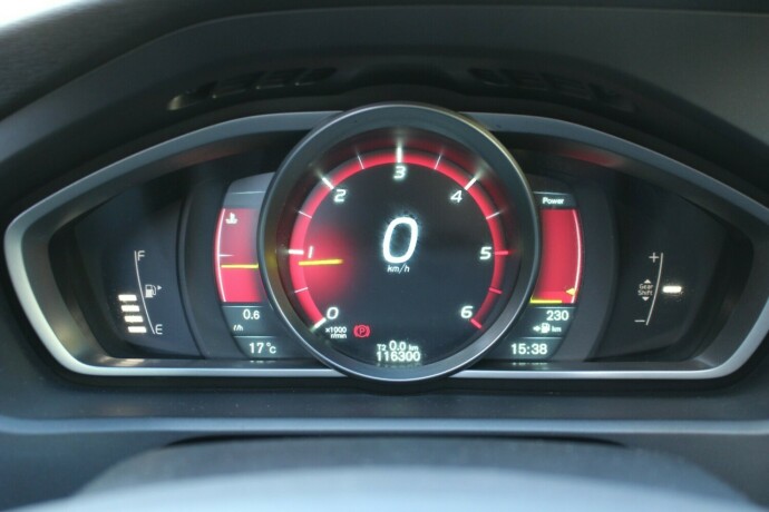 volvo-v40-cross-country-diesel-2014-big-8