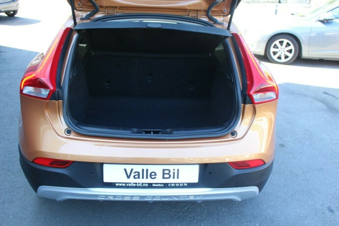 volvo-v40-cross-country-diesel-2014-big-4