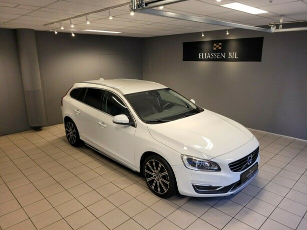 volvo-v60-diesel-2016-big-1