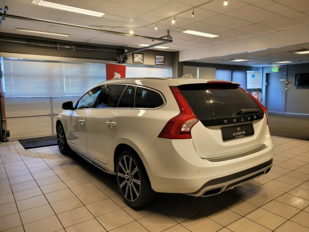 volvo-v60-diesel-2016-big-6
