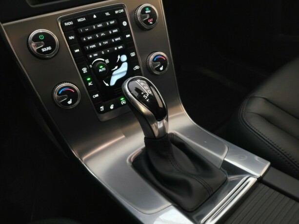 volvo-v60-diesel-2016-big-25