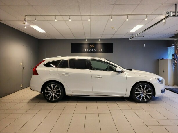 volvo-v60-diesel-2016-big-3