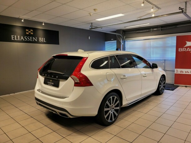 volvo-v60-diesel-2016-big-4