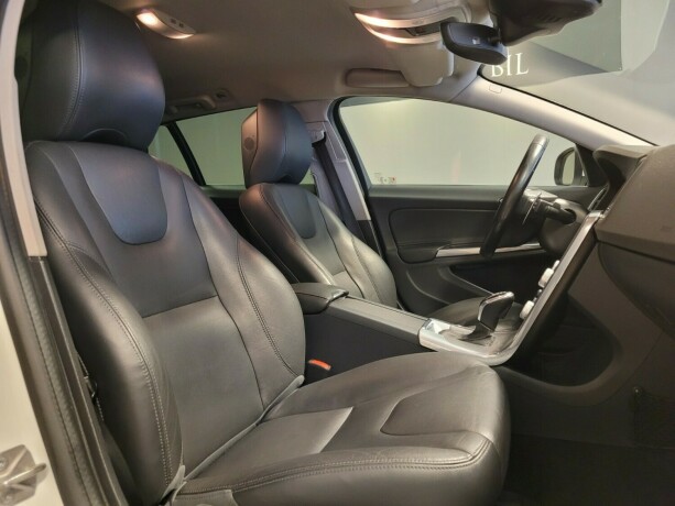 volvo-v60-diesel-2016-big-12