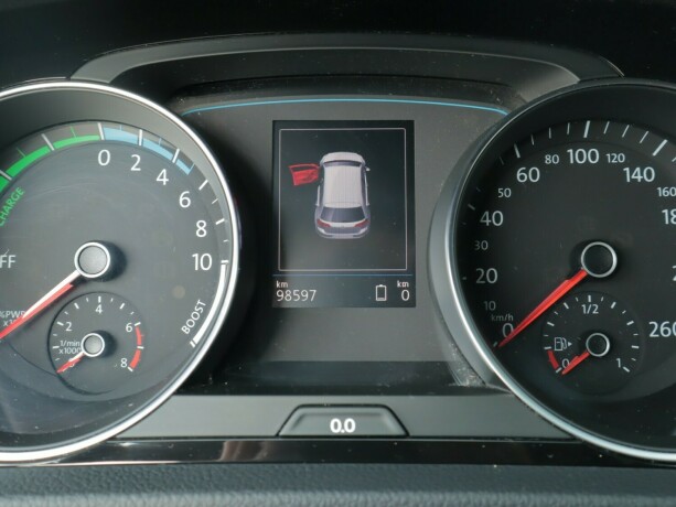 volkswagen-golf-elektrisitetbensin-2018-big-17