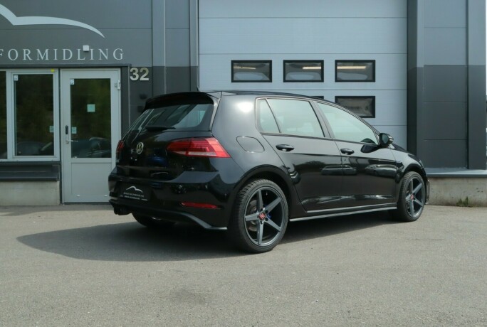 volkswagen-golf-elektrisitetbensin-2018-big-1