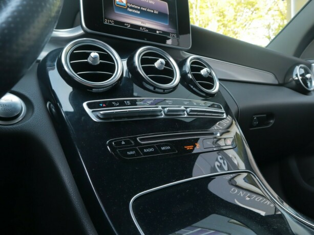 mercedes-benz-c-klasse-elektrisitetbensin-2018-big-9