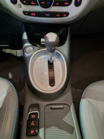 kia-soul-elektrisitet-2018-big-21