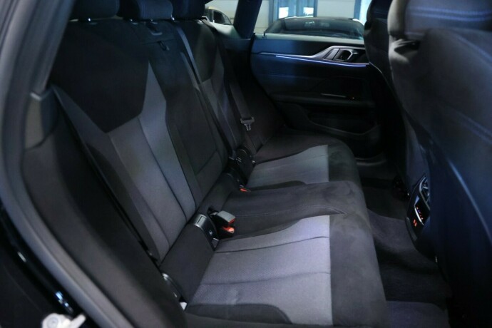 bmw-i4-m50-elektrisitet-2025-big-8