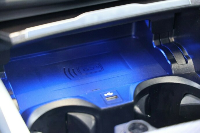 bmw-i4-m50-elektrisitet-2025-big-21