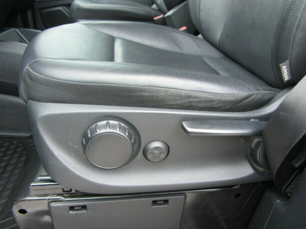 mercedes-benz-vito-diesel-2023-big-20