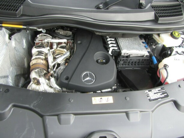 mercedes-benz-vito-diesel-2023-big-24