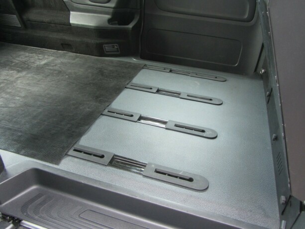 mercedes-benz-vito-diesel-2023-big-23