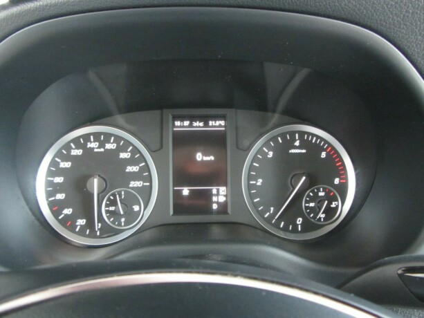 mercedes-benz-vito-diesel-2023-big-9