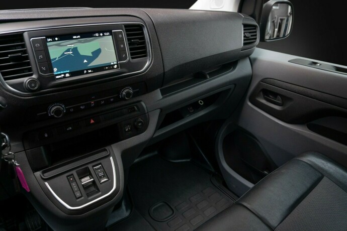 opel-vivaro-elektrisitet-2021-big-16