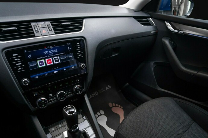 skoda-octavia-bensin-2019-big-18