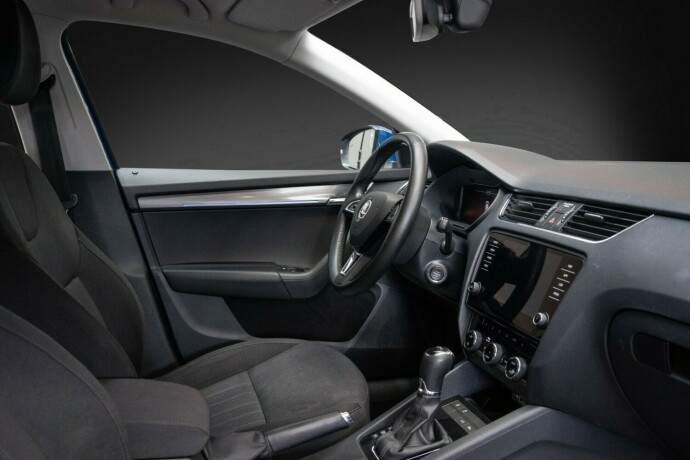 skoda-octavia-bensin-2019-big-33