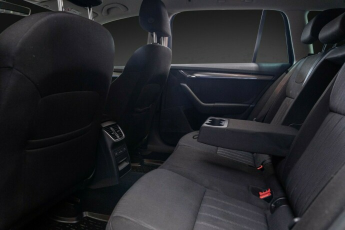 skoda-octavia-bensin-2019-big-30