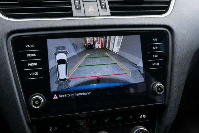 skoda-octavia-bensin-2019-big-22