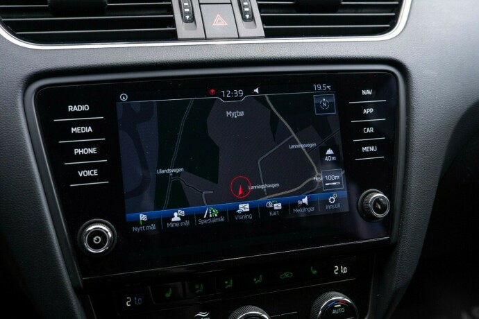 skoda-octavia-bensin-2019-big-23