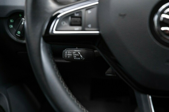 skoda-octavia-bensin-2019-big-15