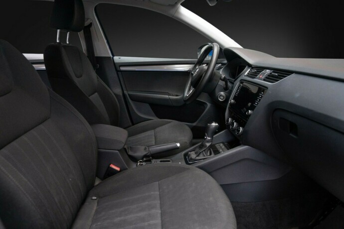 skoda-octavia-bensin-2019-big-32