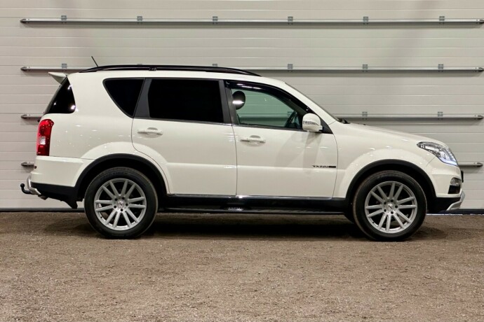 ssangyong-rexton-diesel-2016-big-1