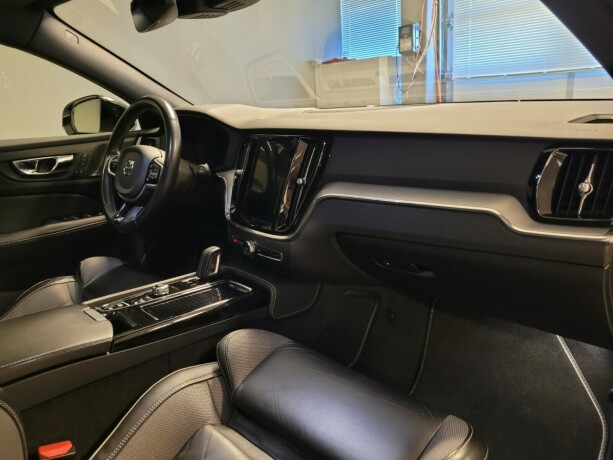 volvo-v60-elektrisitetbensin-2020-big-14