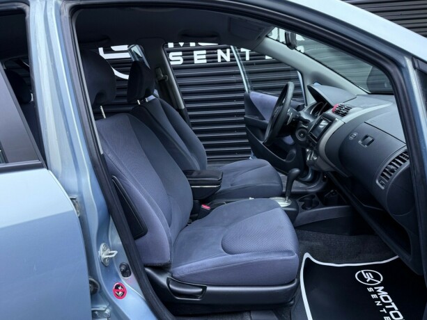 honda-jazz-bensin-2005-big-24