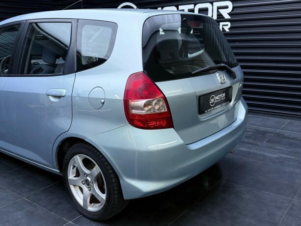 honda-jazz-bensin-2005-big-4