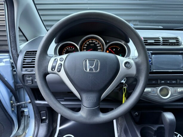 honda-jazz-bensin-2005-big-12