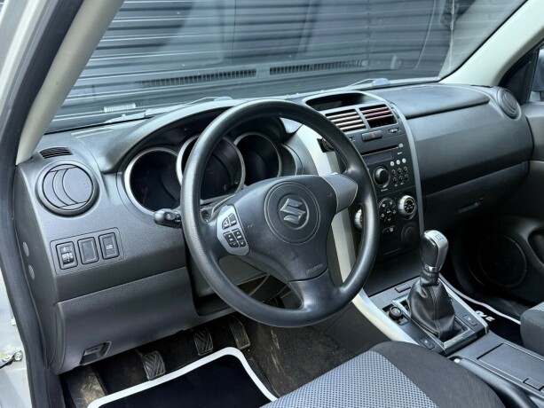 suzuki-grand-vitara-bensin-2006-big-9
