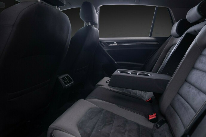 volkswagen-golf-diesel-2017-big-24