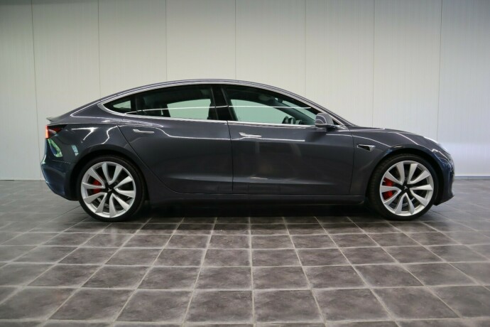 tesla-model-3-elektrisitet-2019-big-9