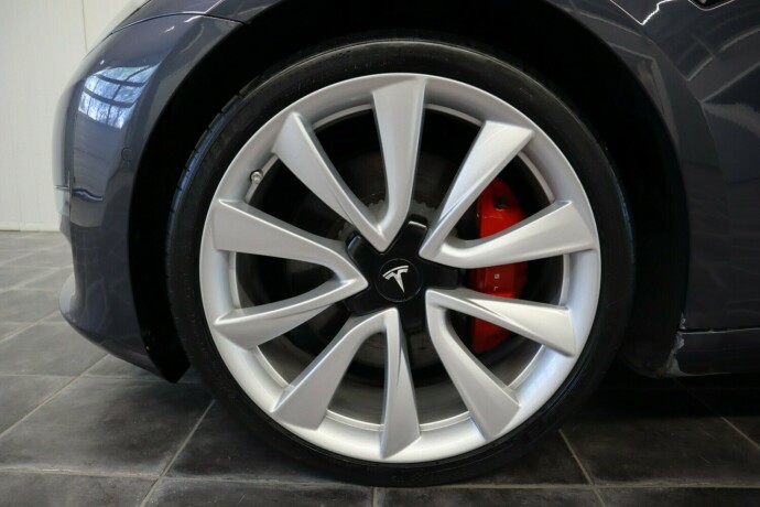 tesla-model-3-elektrisitet-2019-big-35