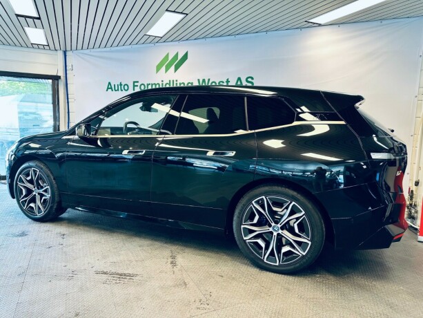 bmw-ix-xdrive-40-elektrisitet-2023-big-4