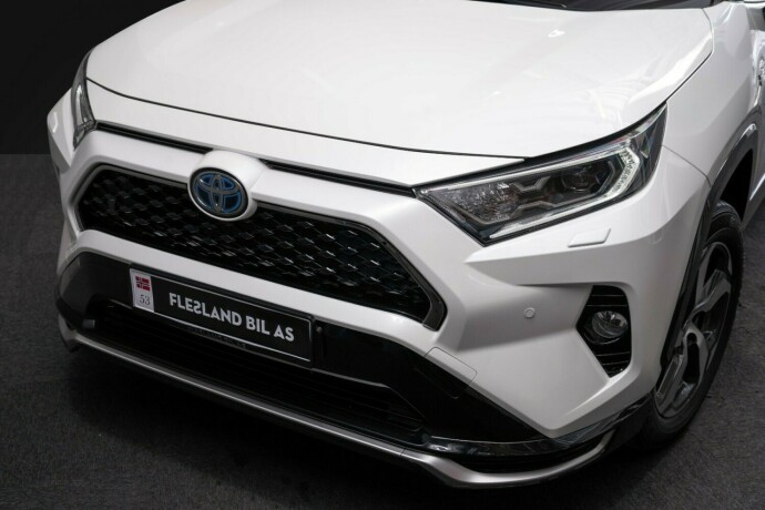 toyota-rav4-plug-in-hybrid-elektrisitetbensin-2020-big-3