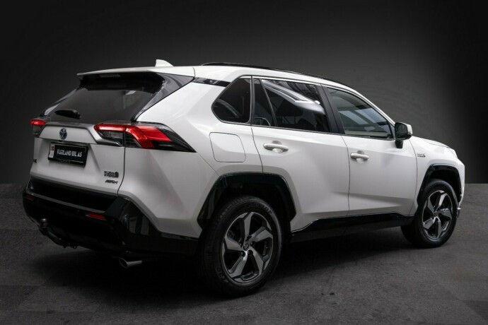 toyota-rav4-plug-in-hybrid-plug-in-petrol-2020-big-10