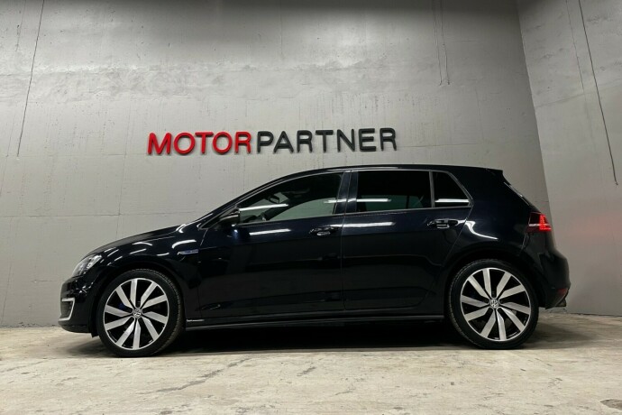 volkswagen-golf-elektrisitetbensin-2016-big-3